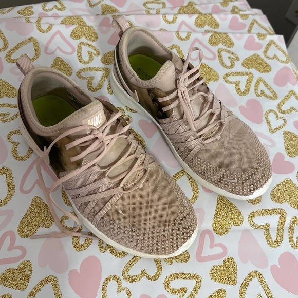 COPY - NIKE free running shoes - Picture 1 of 6